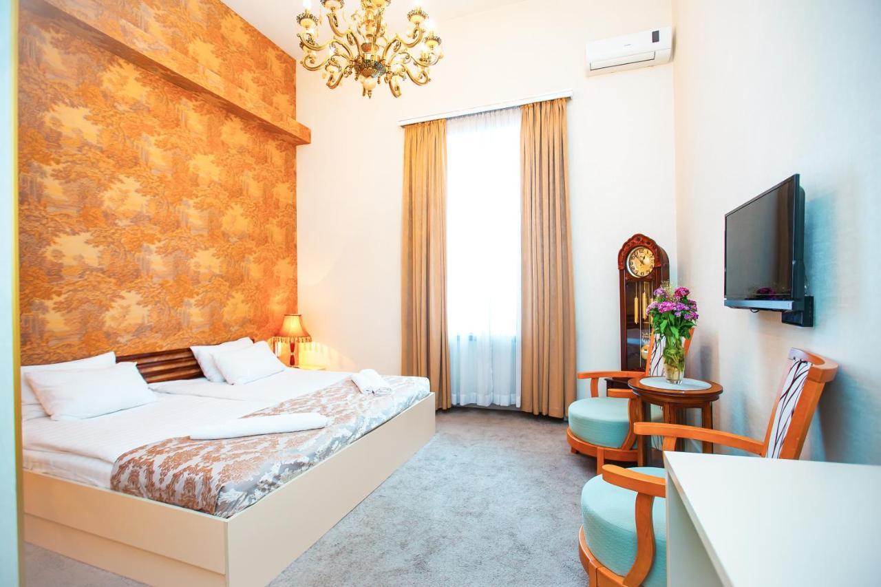 Rustaveli Hotel Tbilissi Extérieur photo